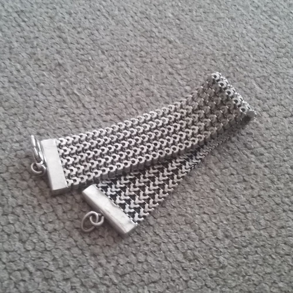 Vintage Silvertone Mesh Bracelet - Lobster Clasp